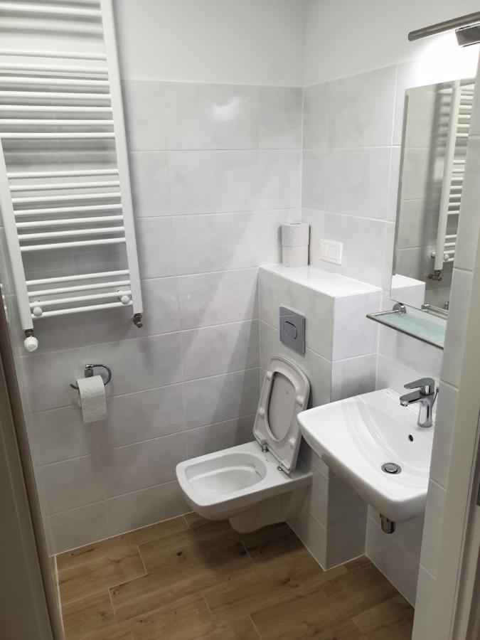 Dwor Nad Jeziorem W Bieniaszach Milakowo Extérieur photo