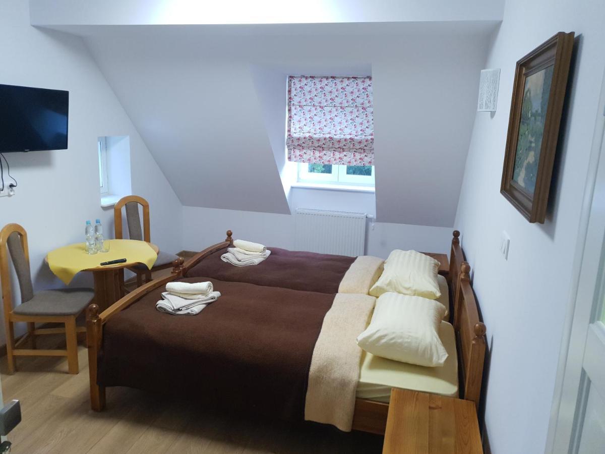 Dwor Nad Jeziorem W Bieniaszach Milakowo Extérieur photo