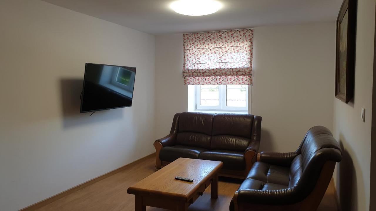 Dwor Nad Jeziorem W Bieniaszach Milakowo Extérieur photo